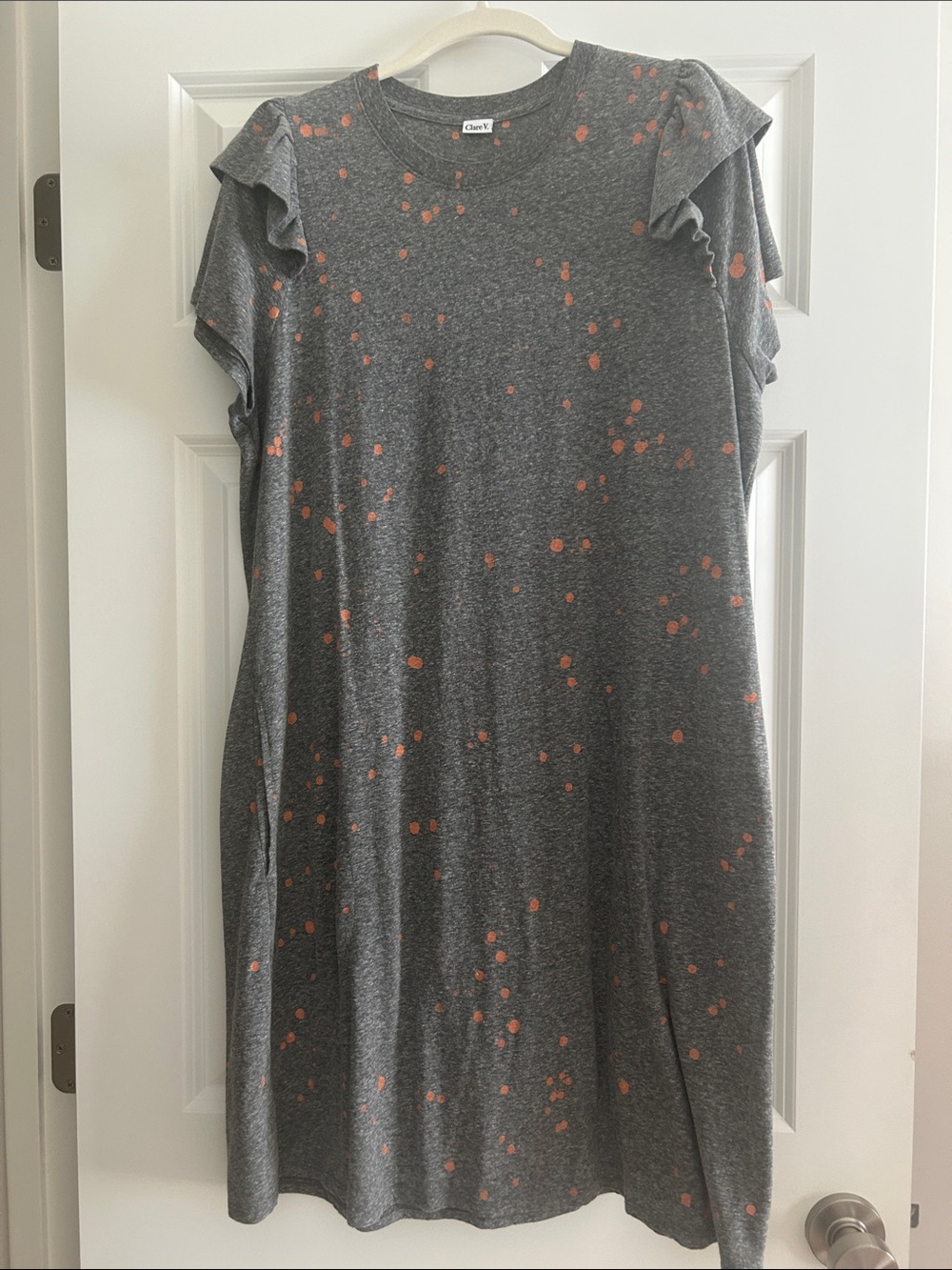 Clare V. Gray Ruffle-Sleeve Tee Dress with Coral Splatter